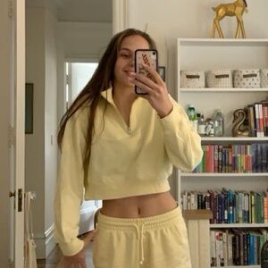 Aritzia TNA cozy fleece perfect 1/4 zip sweatshirt